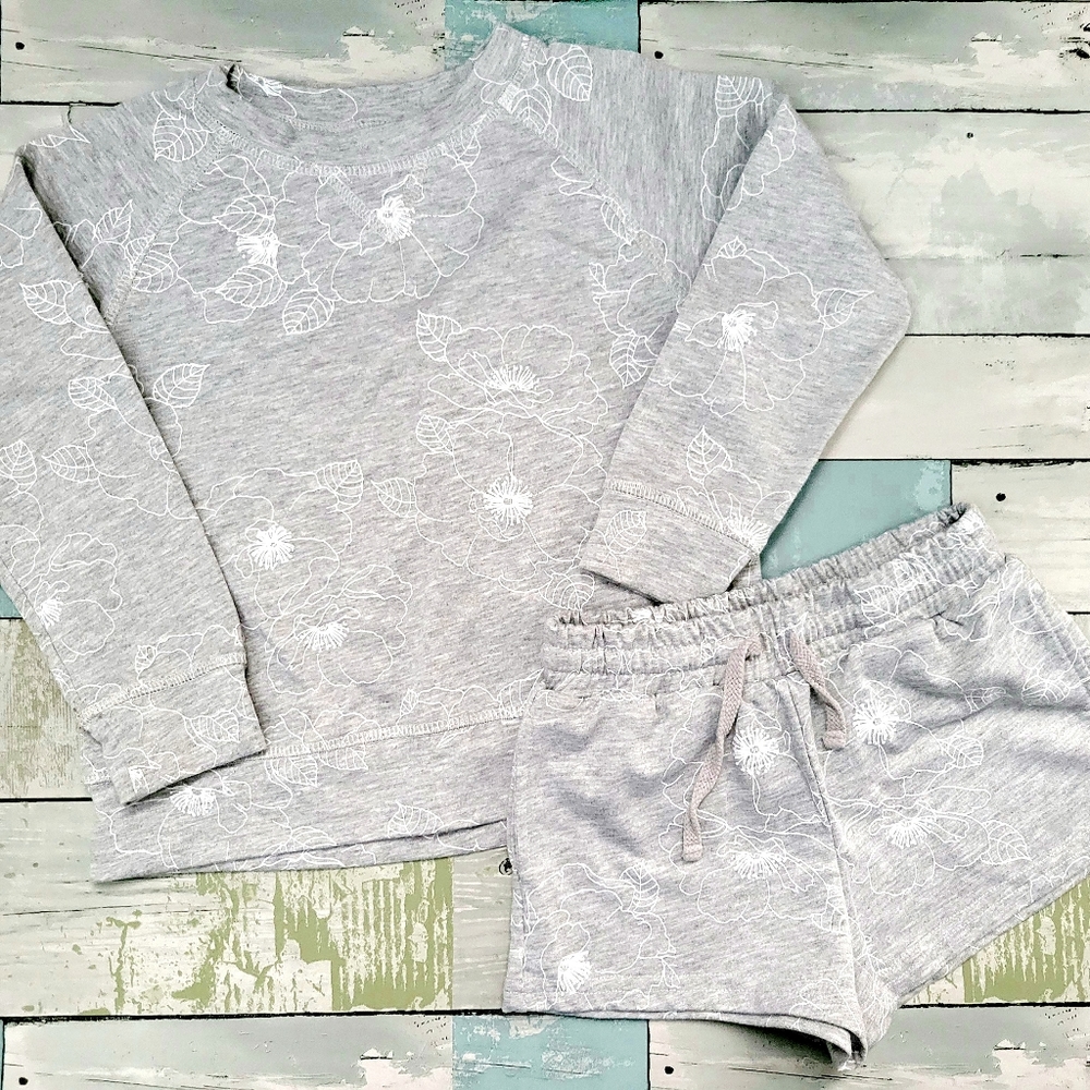 R + R | Girls | The French Terry Raglan Pullover + Short Set | Size XS